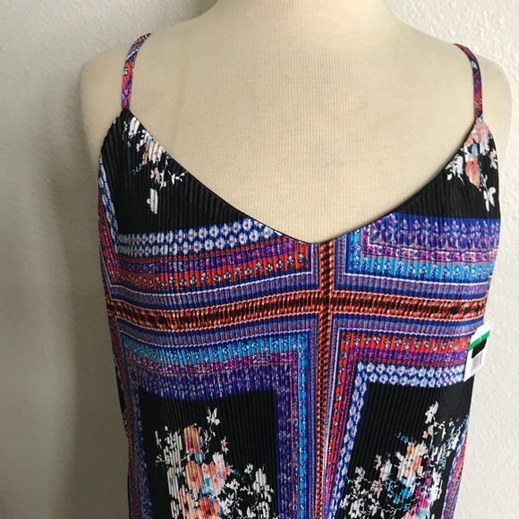 Socialite dress - Picture 2 of 4